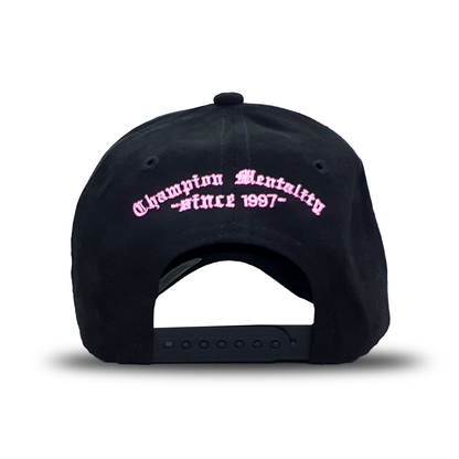 GORRA CHAMPION MENTALITY COLOR NEGRO - ROSA